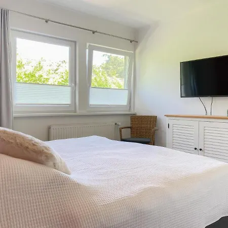 Nordlicht - strandnah mit Garten und Sauna, 4 SZ und 3 Bäder- Scharbeutz